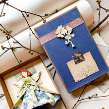 Carica l'immagine nel visualizzatore di Gallery, Angelo di chi ha CORAGGIO - serie NEW P/E 2026