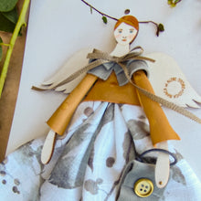 Carica l'immagine nel visualizzatore di Gallery, ANGELO della NONNA - Collezione A/I Famiglia