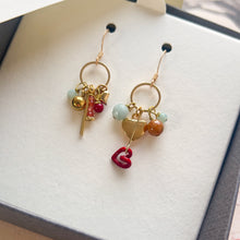 Carica l'immagine nel visualizzatore di Gallery, Orecchini CUORI FIORITI di AMAZZONITE