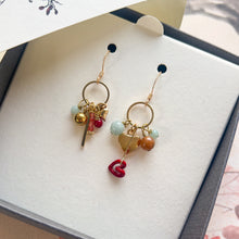 Carica l'immagine nel visualizzatore di Gallery, Orecchini CUORI FIORITI di AMAZZONITE