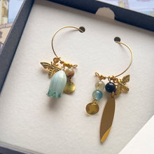 Carica l'immagine nel visualizzatore di Gallery, Orecchini FIORE delle API