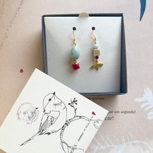 Carica l'immagine nel visualizzatore di Gallery, Orecchini FIORE AZZURRO con APE