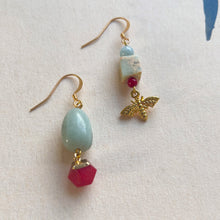 Carica l'immagine nel visualizzatore di Gallery, Orecchini FIORE AZZURRO con APE