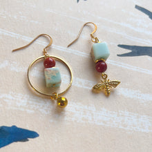 Carica l'immagine nel visualizzatore di Gallery, Orecchini FIORI di DIASPRO