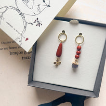 Carica l'immagine nel visualizzatore di Gallery, Orecchini FIORE di rosso vestito