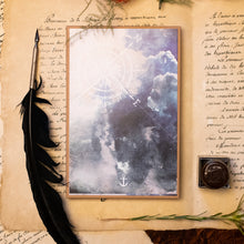 Carica l'immagine nel visualizzatore di Gallery, Scatola e portale dell'Angelo della ROSA dei VENTI in legno di pioppo, dipinto e vestito a mano, sottogonna di tulle, gonna di cotonina stampata, lana antracite, top di raso azzurro. Ricchissimo di accessori.