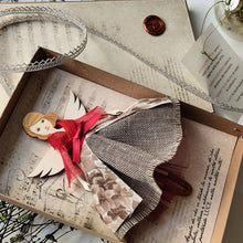 Carica l&#39;immagine nel visualizzatore di Gallery, Angelo di CHI TENDE LA MANO - serie NEW NATALE
