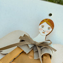 Carica l&#39;immagine nel visualizzatore di Gallery, ANGELO della NONNA - Collezione A/I Famiglia
