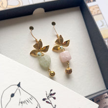 Carica l'immagine nel visualizzatore di Gallery, Orecchini FIORI di ACQUAMARINA
