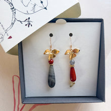 Carica l'immagine nel visualizzatore di Gallery, Orecchini GOCCE DI FIORI

