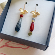 Carica l'immagine nel visualizzatore di Gallery, Orecchini GOCCE DI FIORI
