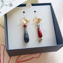 Carica l'immagine nel visualizzatore di Gallery, Orecchini GOCCE DI FIORI
