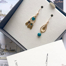 Carica l'immagine nel visualizzatore di Gallery, Orecchini FIORI di APATITE BLU
