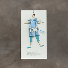 Load image into Gallery viewer, ANGELO dei BIMBI, struttura in legno dipinta e vestita a mano, abito in cotone azzurro a pois e fiocco in raso; piccolo accessorio a forma di cavallo in legno con fiocco in raso azzurro.
